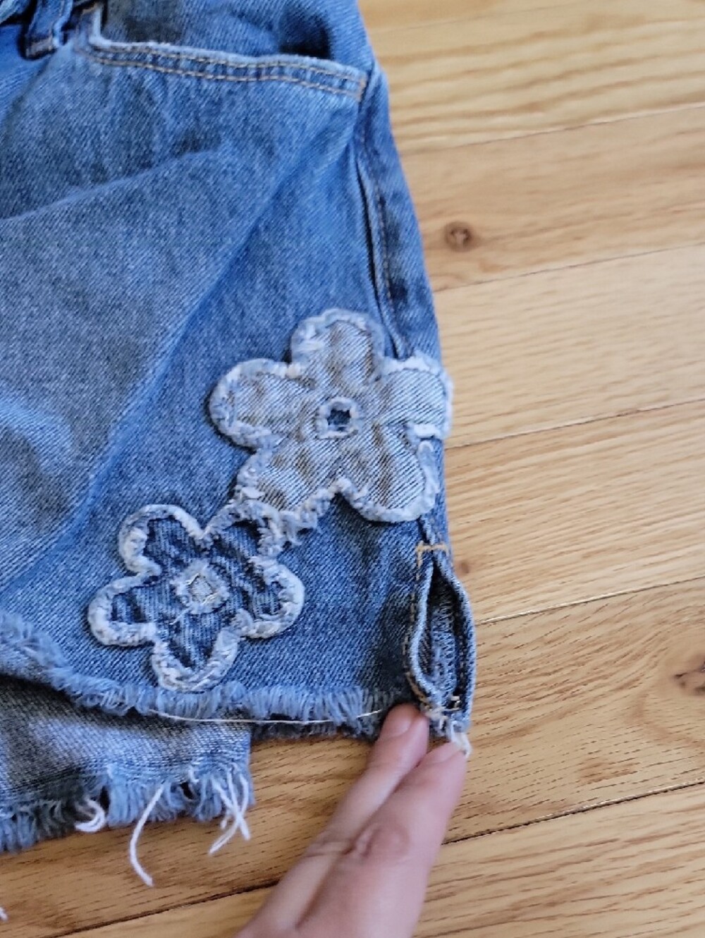 Hollister Blue Denim Floral Appliqué Cutoff Shorts - Picture 4 of 5